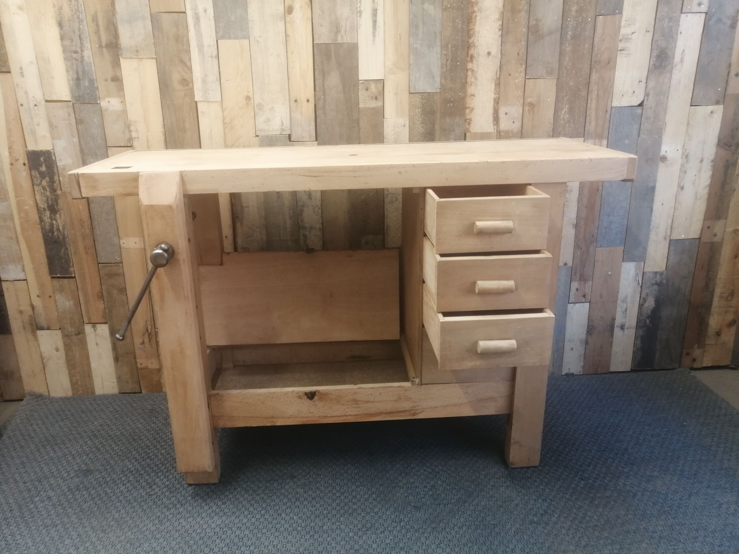 Carpenter's workbench