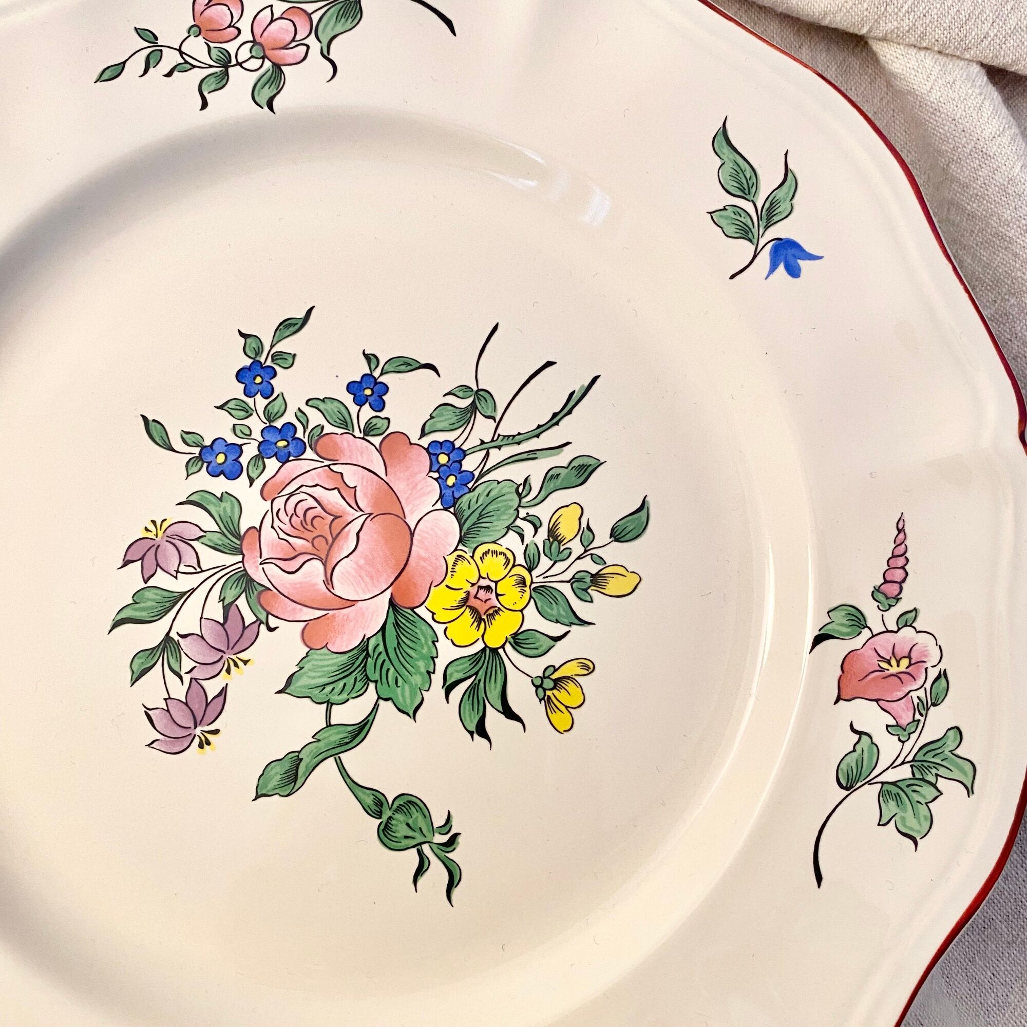 Lot d'assiettes plates Lunéville fleurs (réverbère)