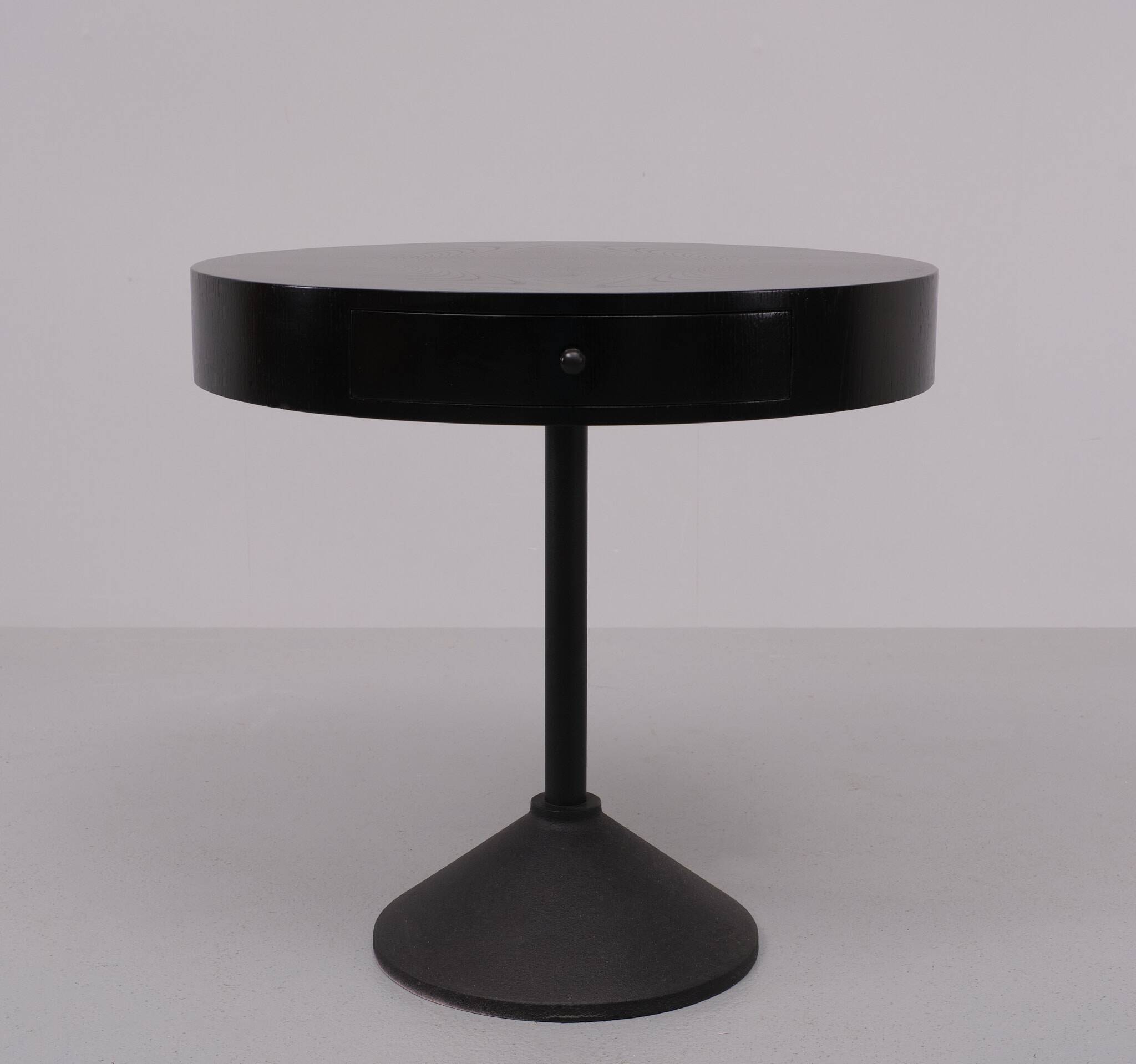 Porada Arredi Black Round side Table 1980s Italy