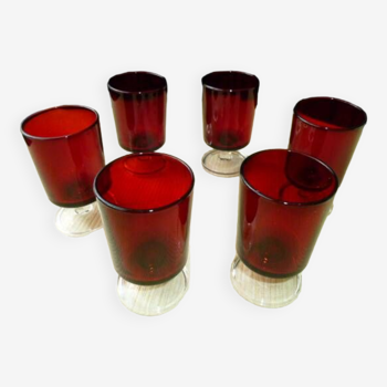 6 vintage Luminarc wine glasses Ruby color