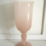 Vase en opaline rose
