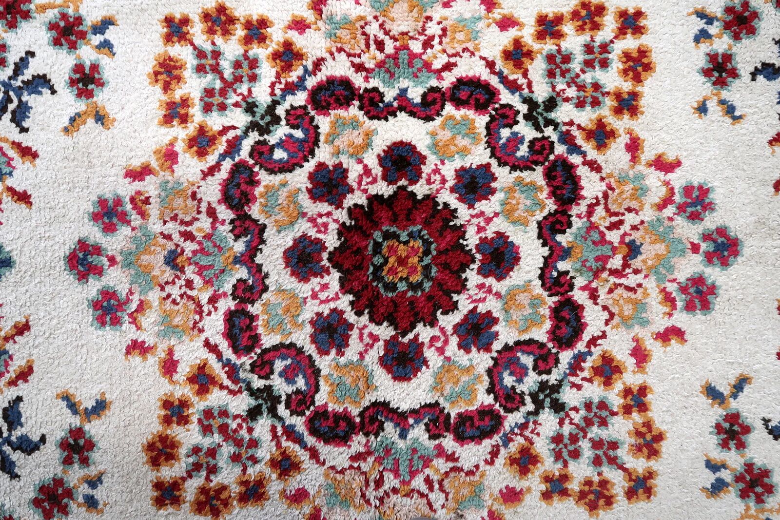 Vintage French Savonnerie wool rug, ivory field & rosace medallion, crimson border, c. 1950s — 202 × 290 cm — 1C1281