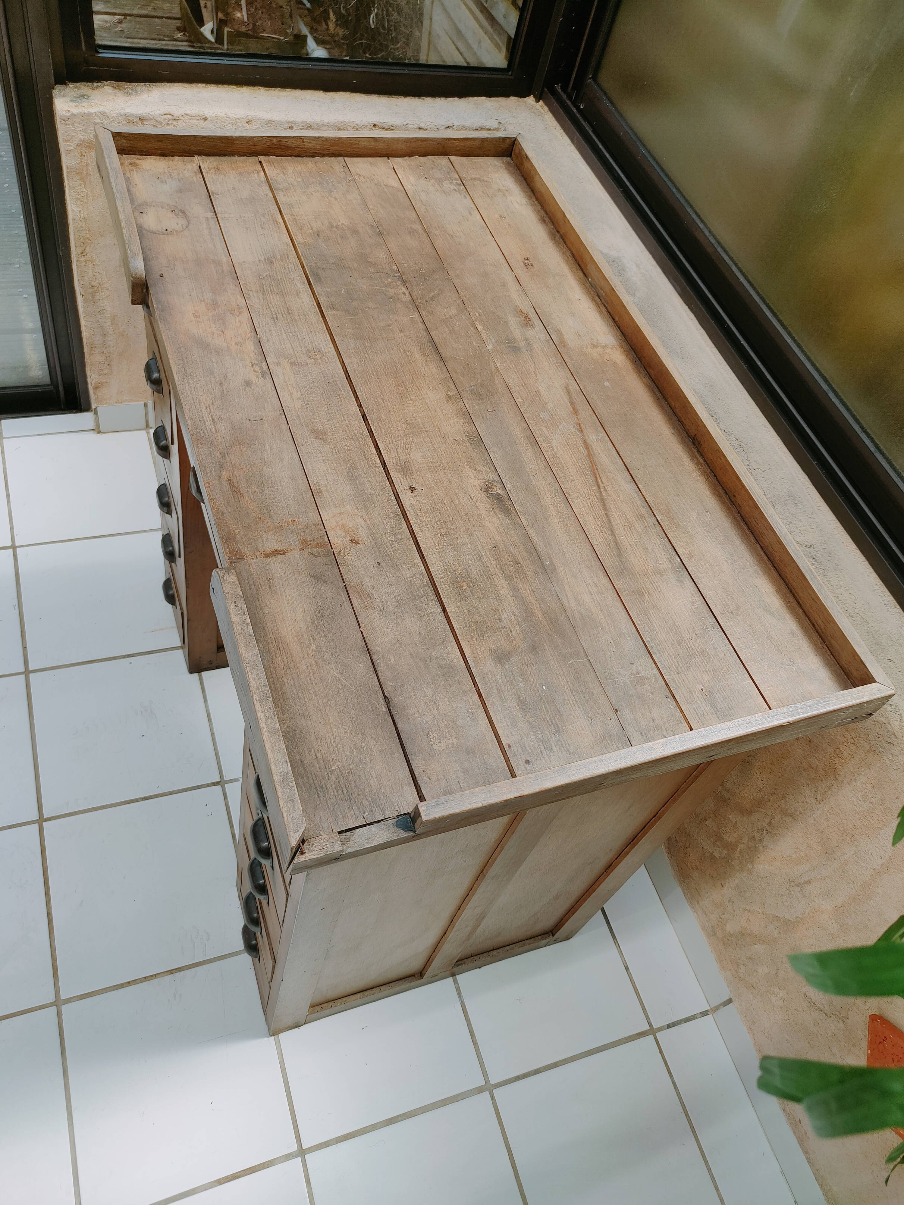 Furniture trade counter hardware box year 1940