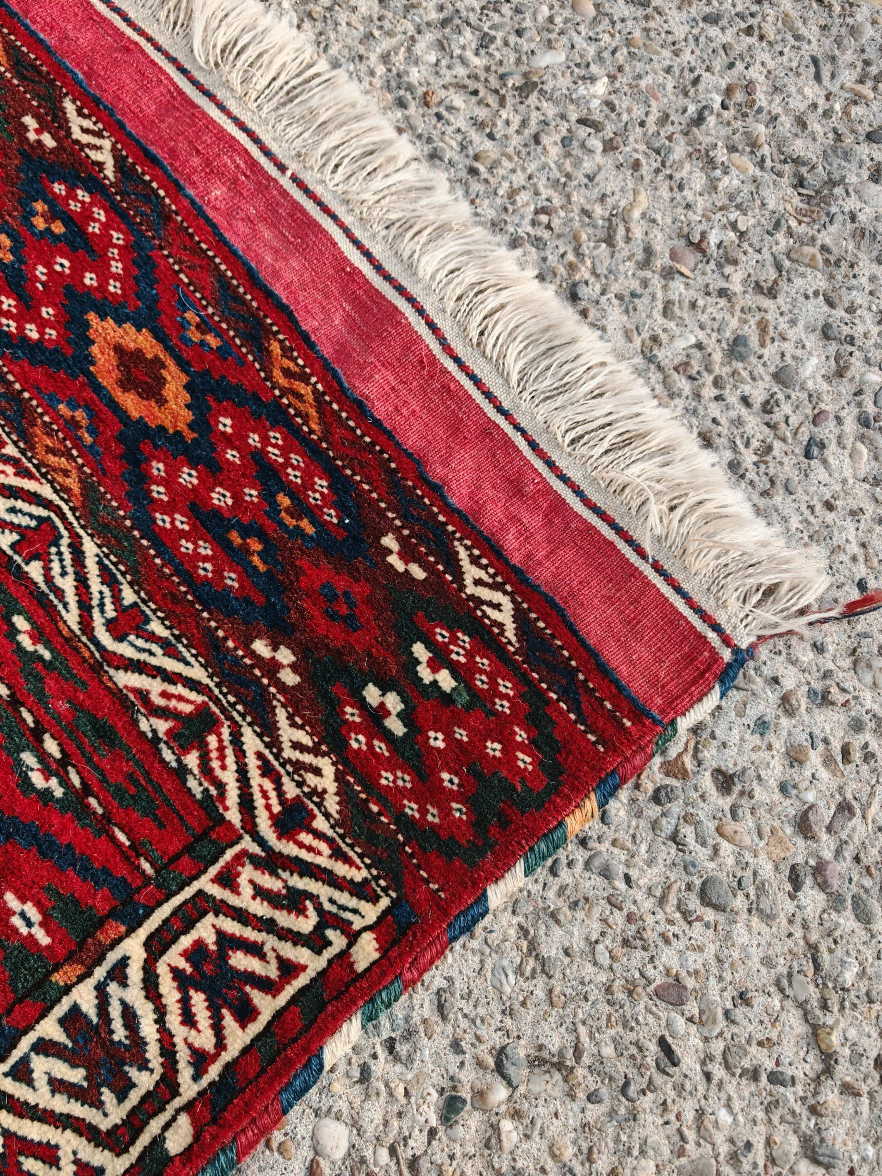 Antique Yomud Jaffarbai Turkmen rug, handwoven from the 1880s.