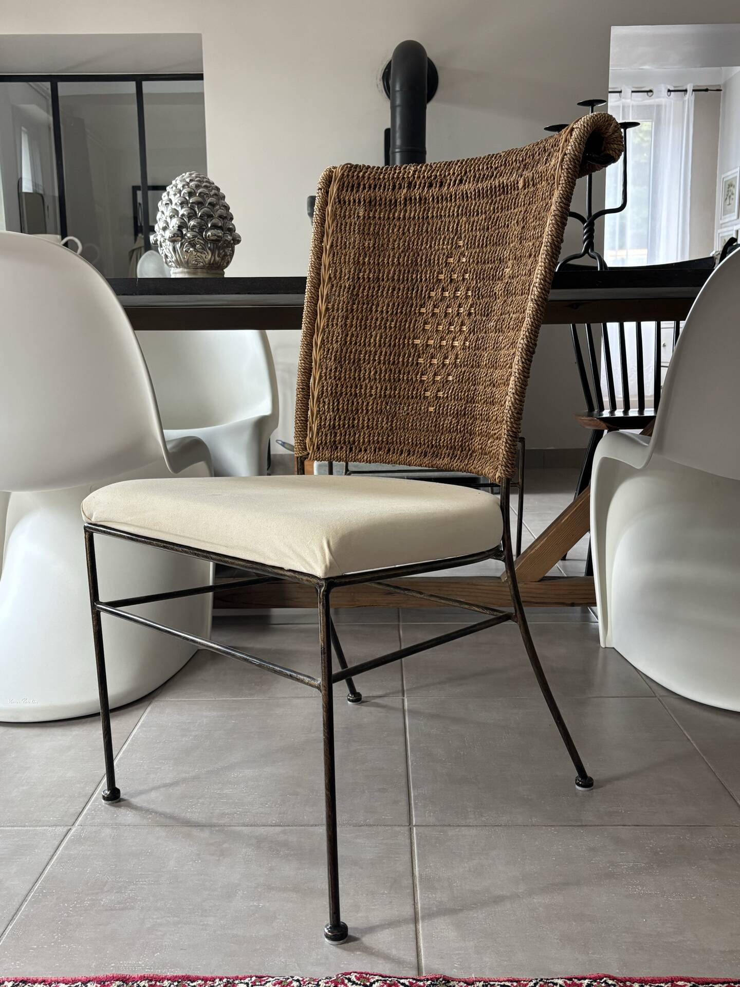 Chaises en fer et corde tressée