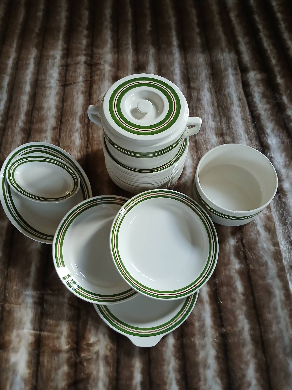 Vintage tableware set Moulin des Loups