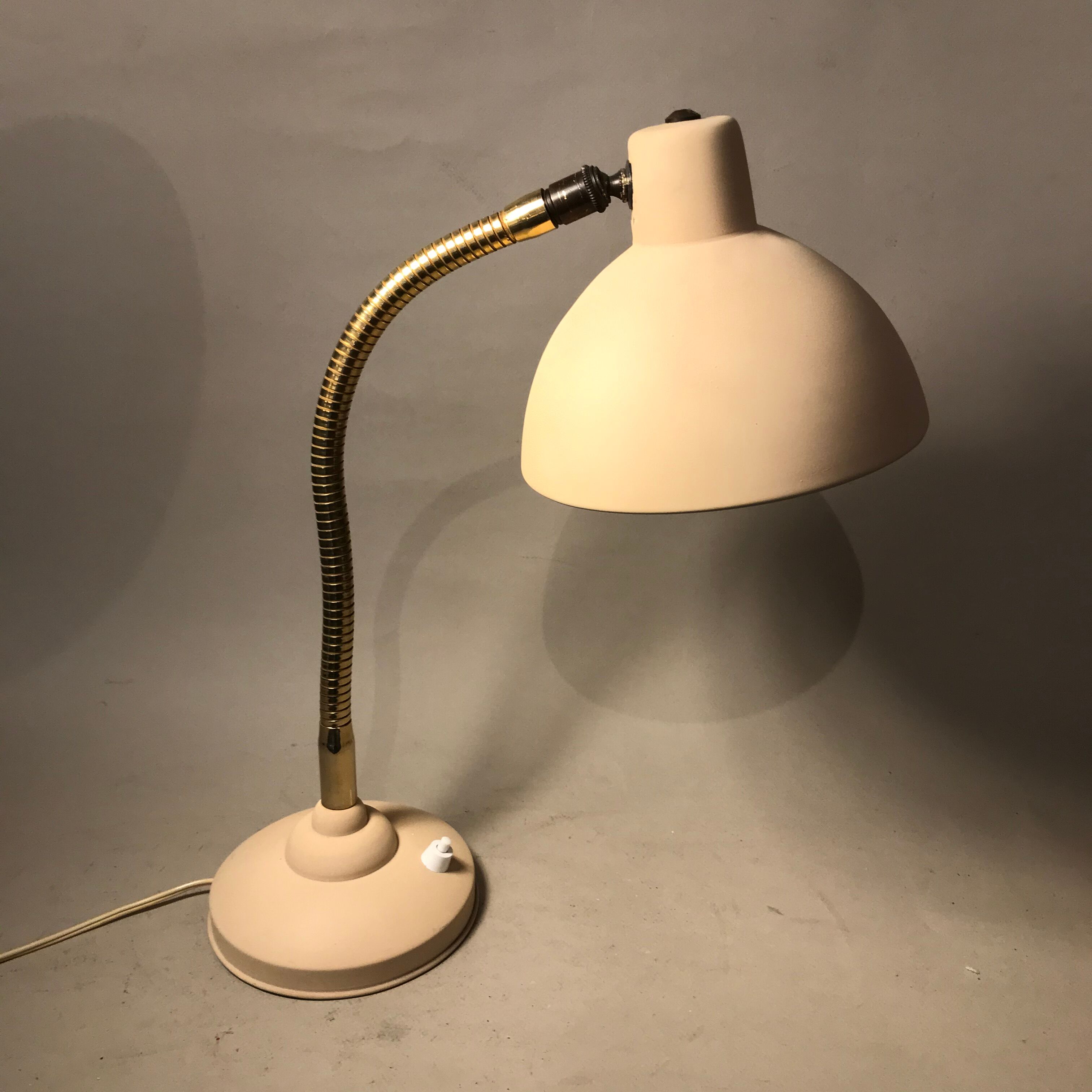 Vintage 60s beige and flexible gold desk lamp 45 cm