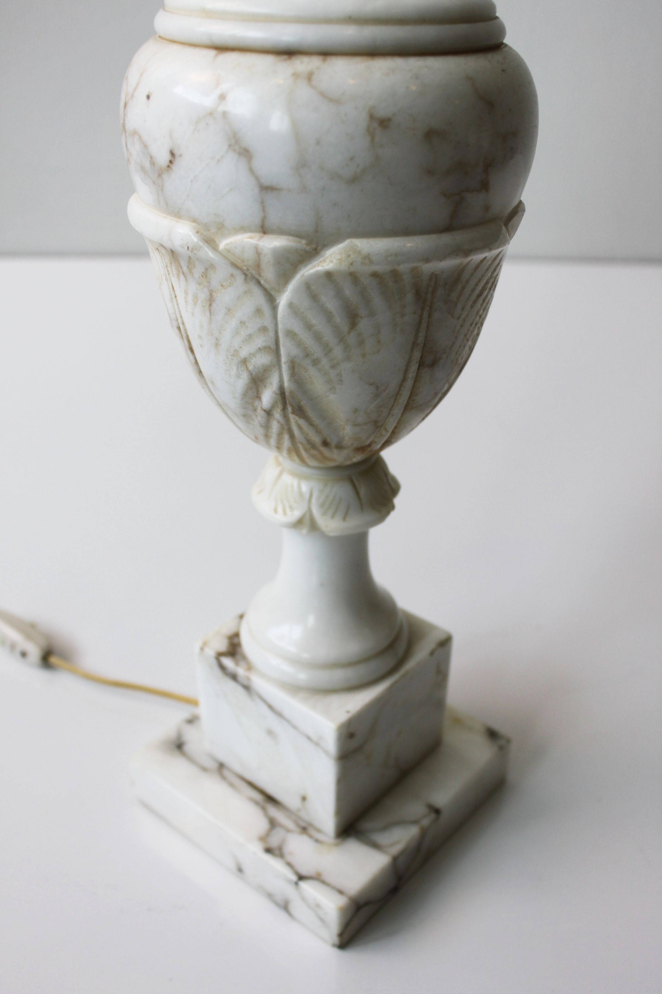 Neoclassical marble lamp, Italy, early twentieth century