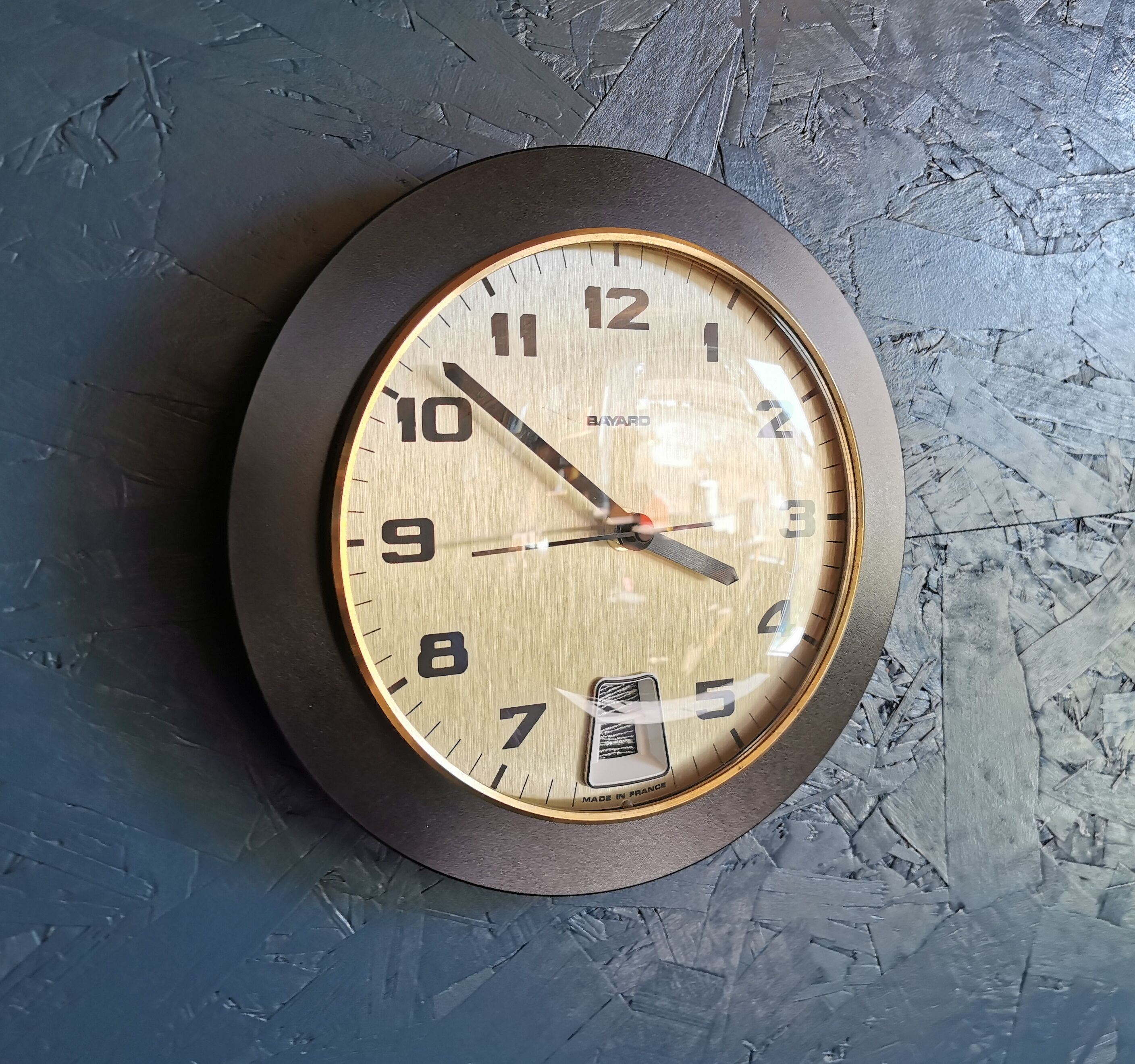 Vintage formica clock round silent wall clock "Bayard golden black"