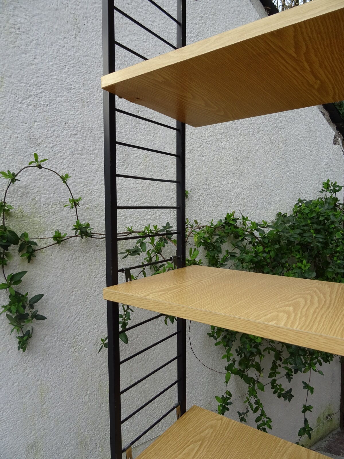 Bookshelf bookstring floor ceiling