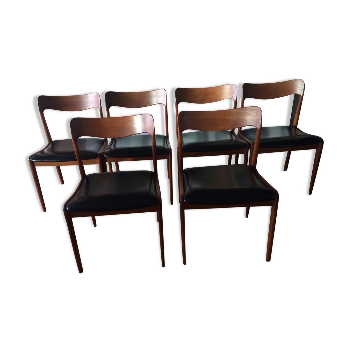 Suite of 6 chairs in solid teak and black skai