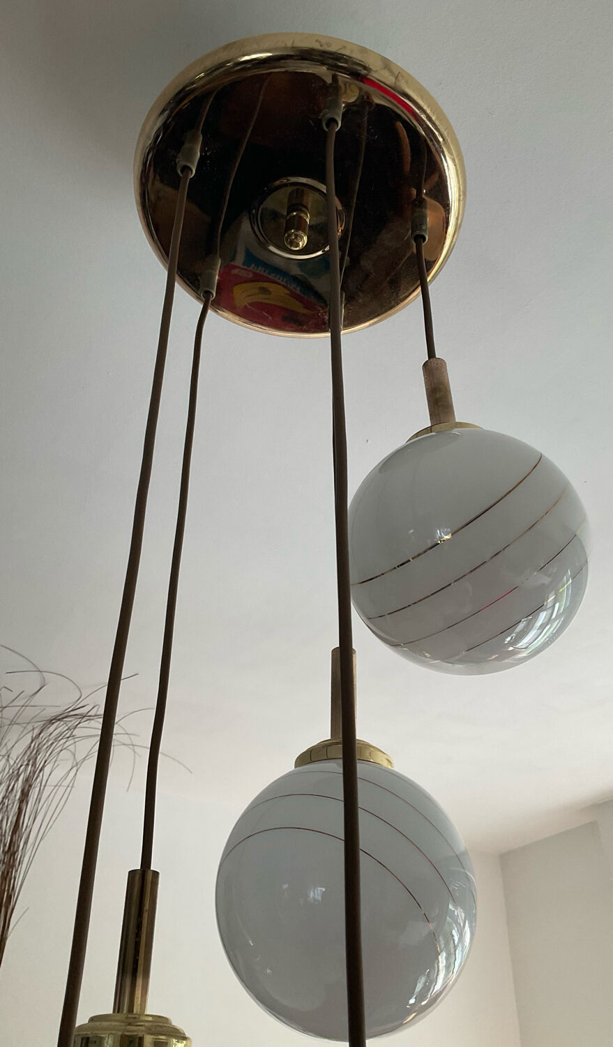 Lustre cascade de globes opaline des années 70