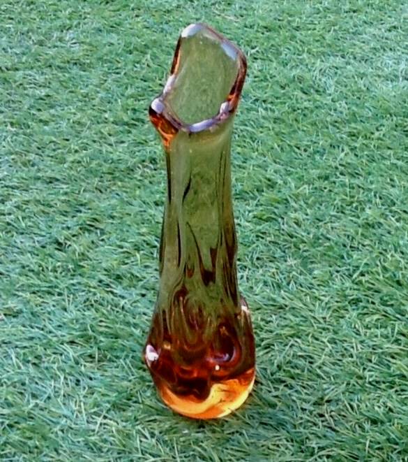 1970s Vase / Soliflore Thick colored and mouth-blown glass
