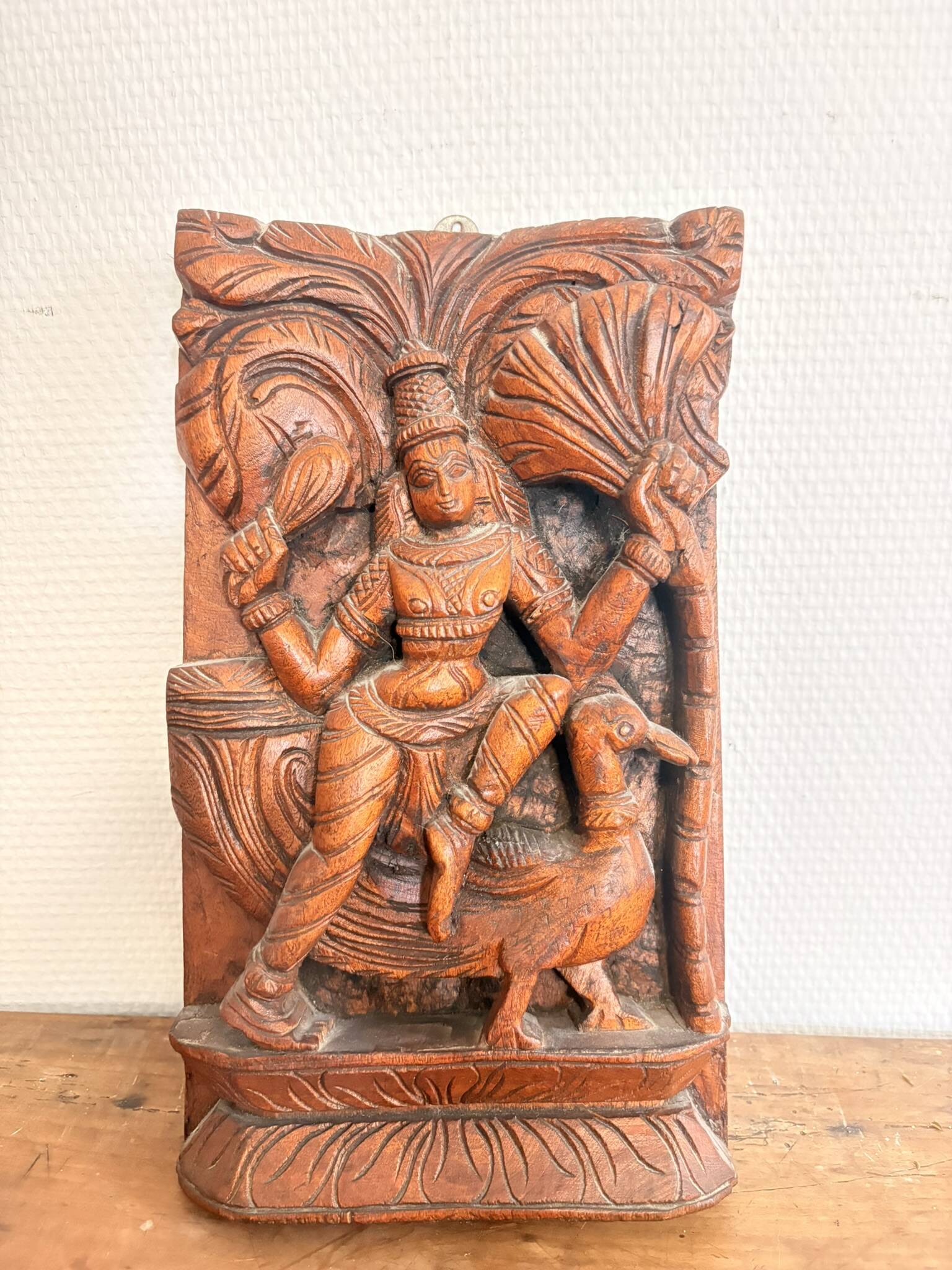 Tableau, panneau en bois sculpté vintage figurant une divinité, Inde