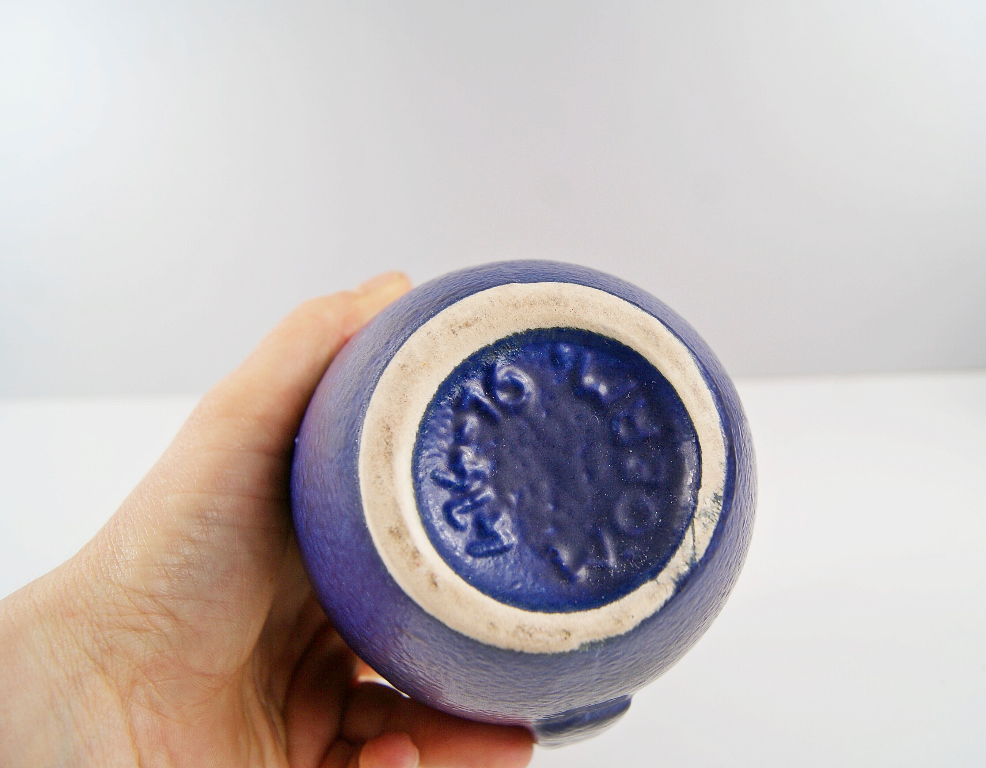 Vases set in blue white