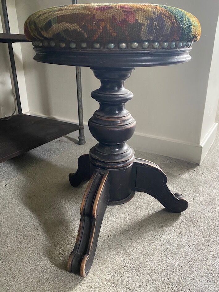 Piano stool from the early 20th century.