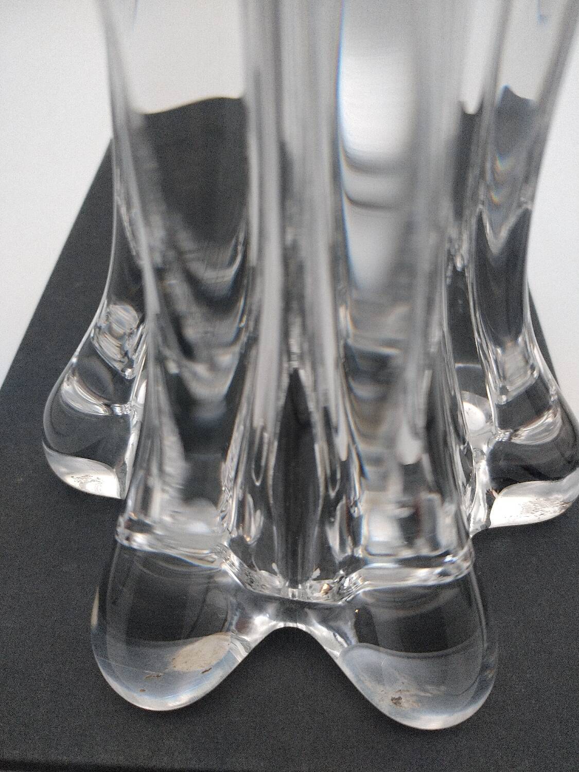 Lamp base in Vannes crystal.