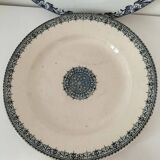 8 ironstone plates from the 19th century in blue camaïeu, mixed manufacturers.