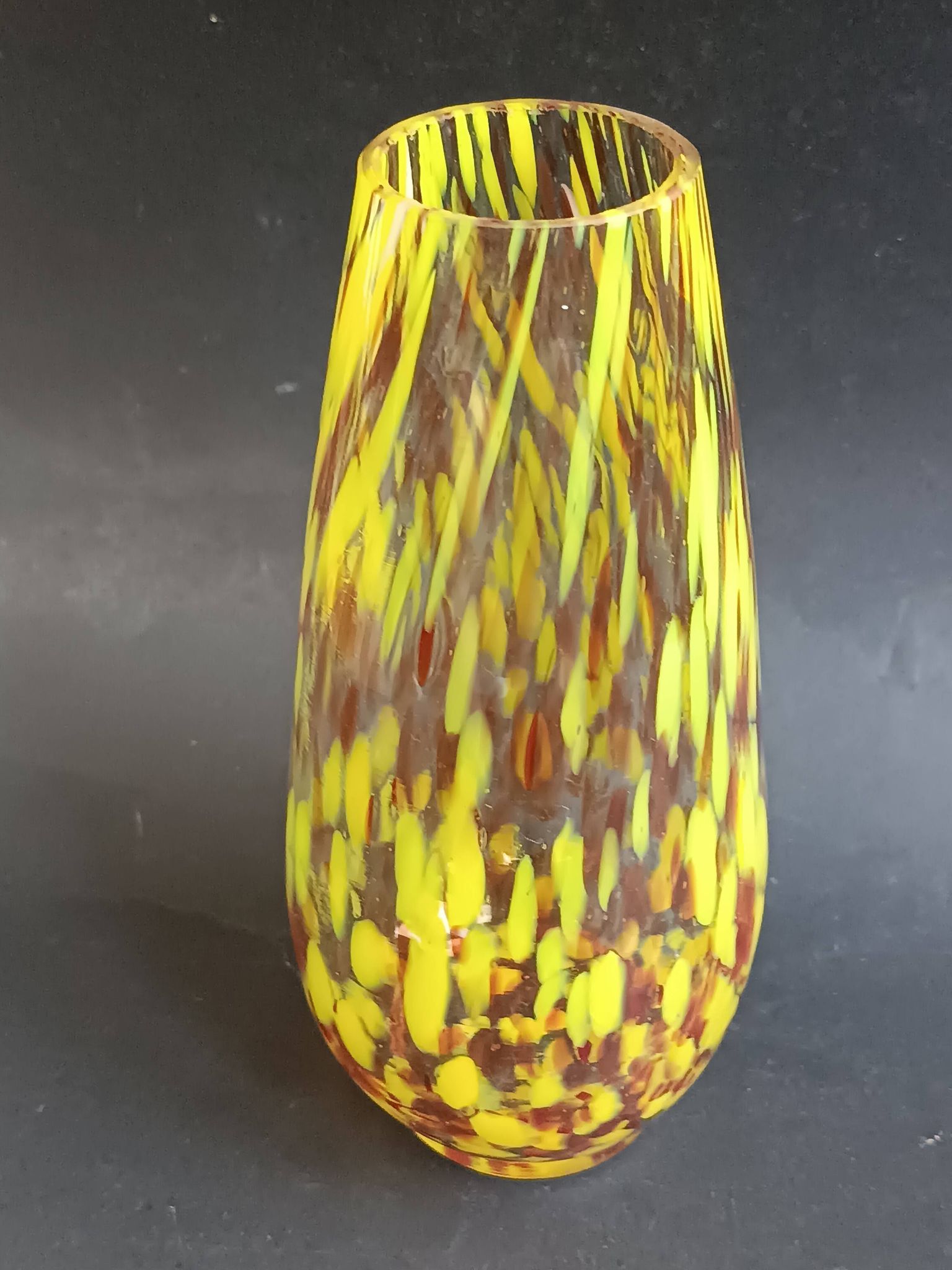 Vase conique verre de Murano moucheté jaune 1970