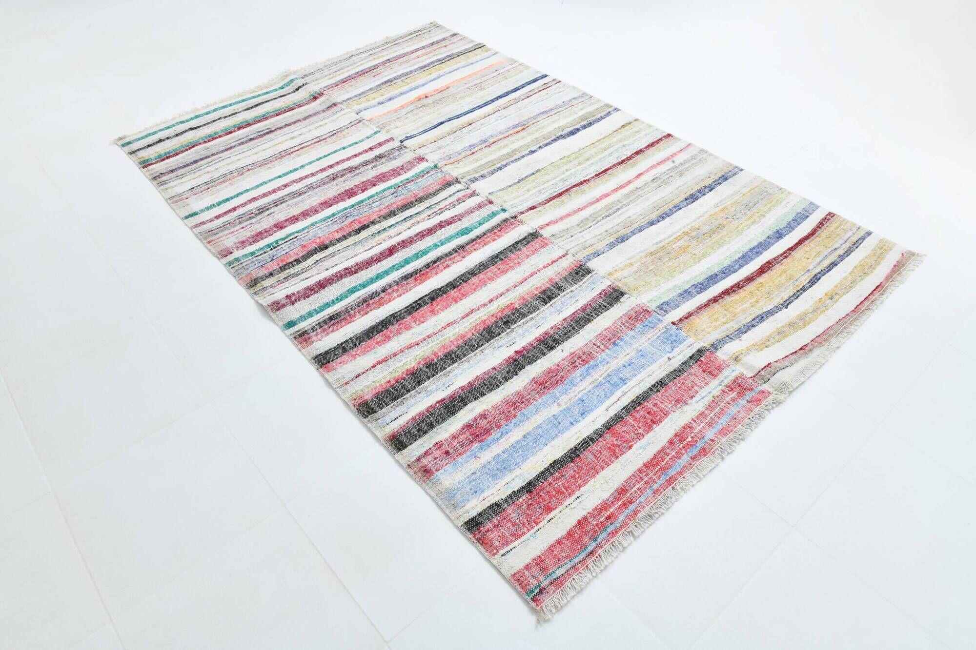 5x8 Shades Of Multicolor Handmade Vintage Kilim Rug, 167x251Cm