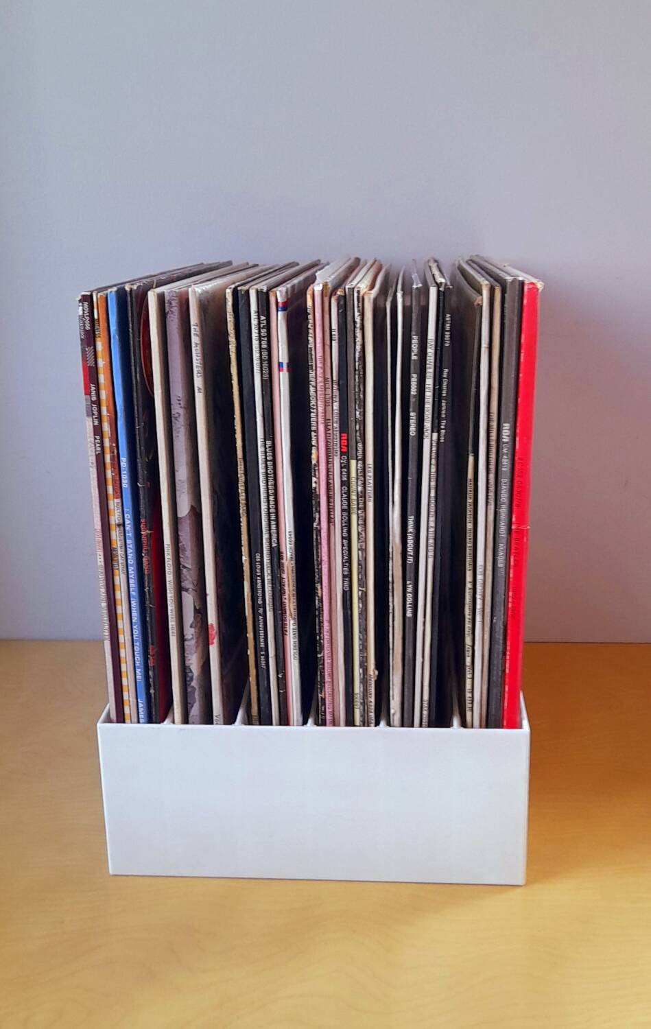 Storage of 33rpm plastic vinyls 70s