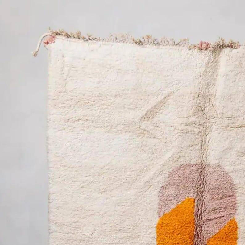 Traditional handwoven Berber rug, size 150 x 250 cm