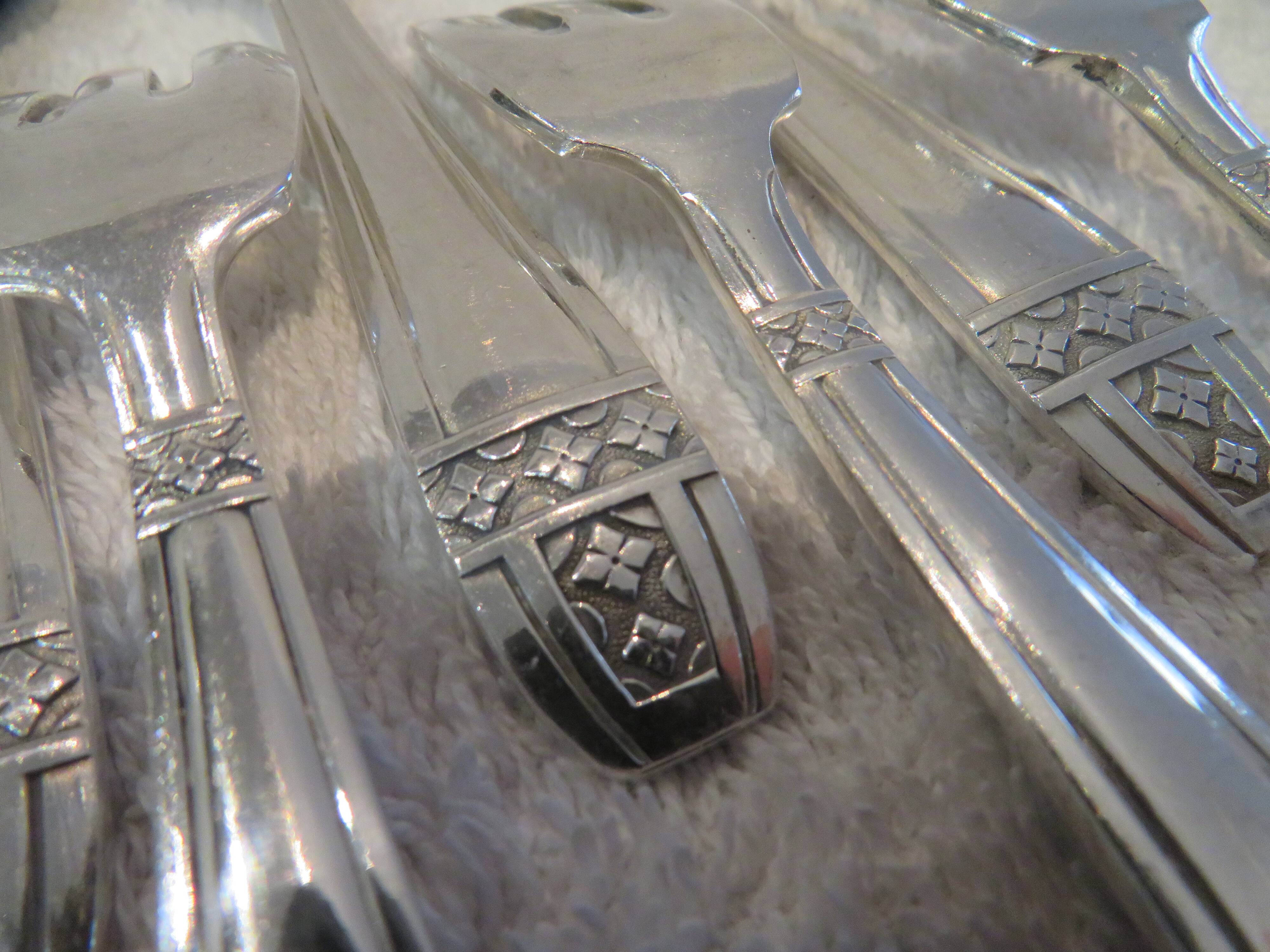 12 silver plated cake forks, goldsmith AH Grand Prix Monaco 14cm