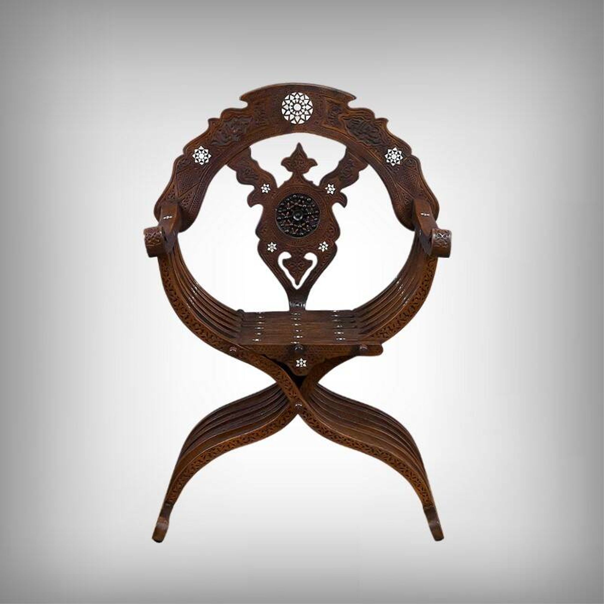 Fauteuil syrien en noyer – fin XIXe