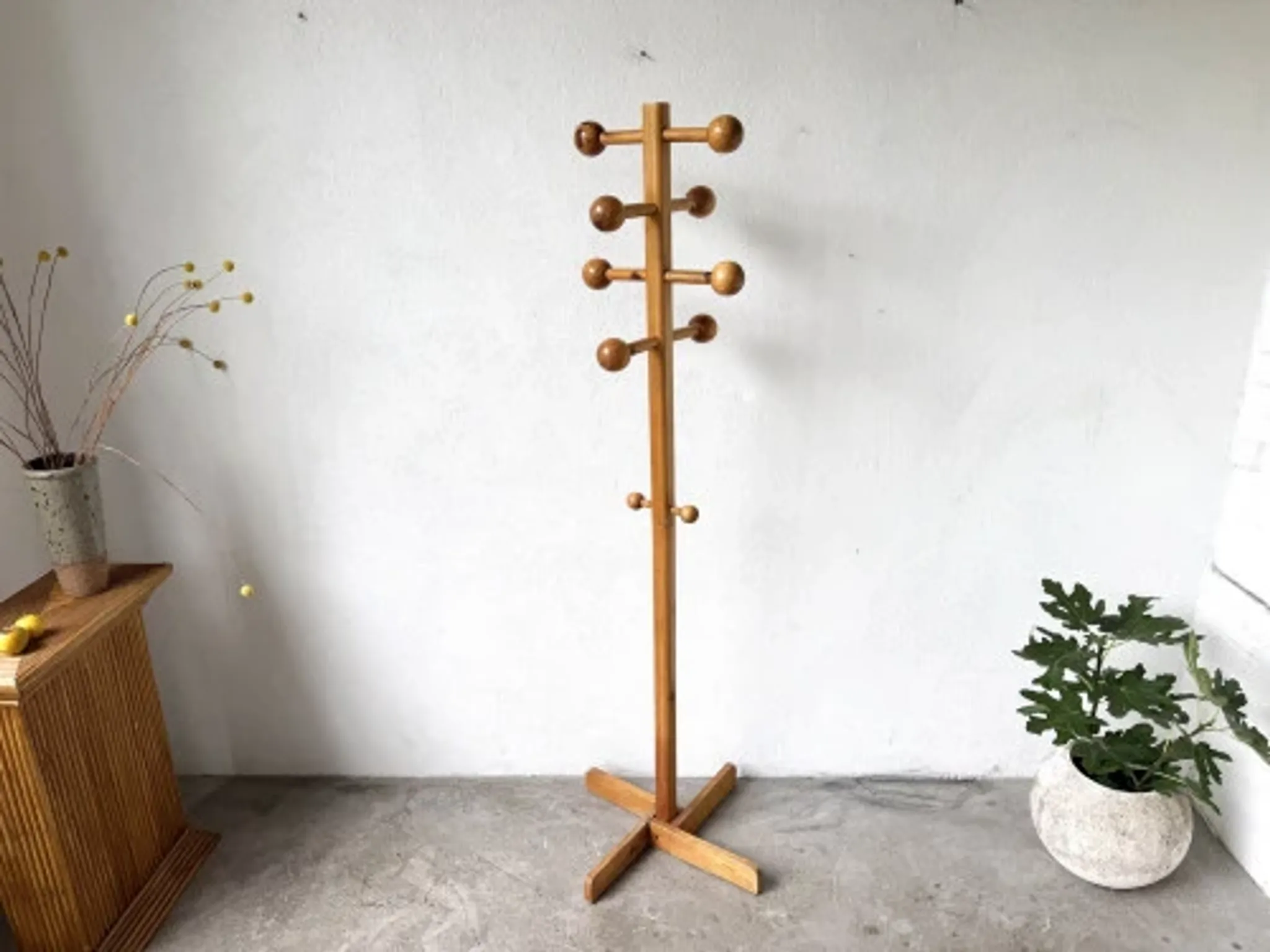 Modernist coat rack in solid pine, 1970s