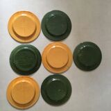 Flat plates in enamelled terracotta
