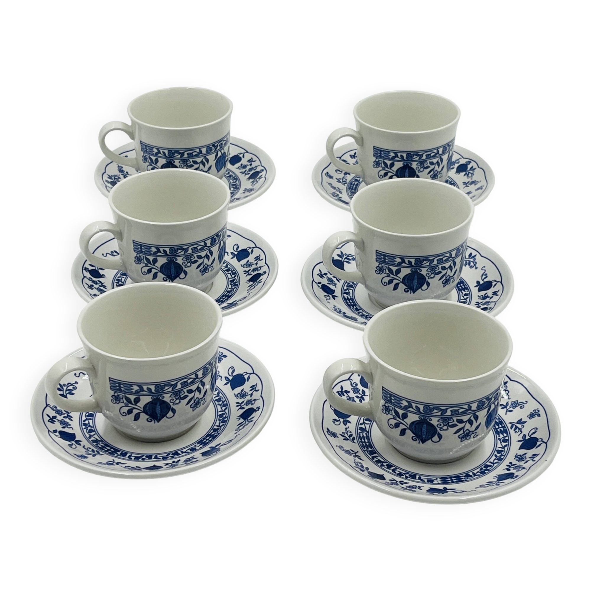 Set of 6 cups and saucers Biltons England Blue Onion design
