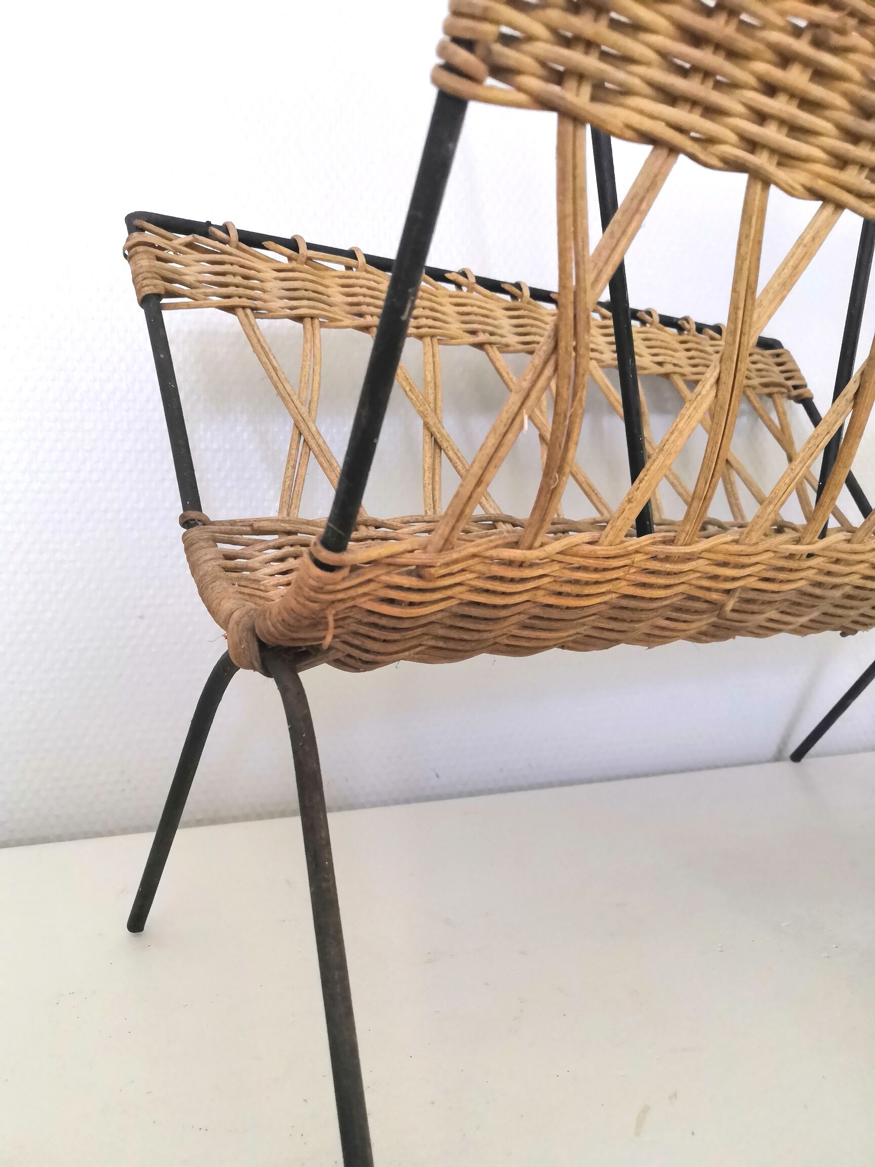 Vintage wicker and steel magazine door design 60s