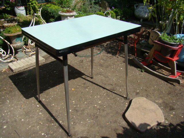 Green vintage formica table 60