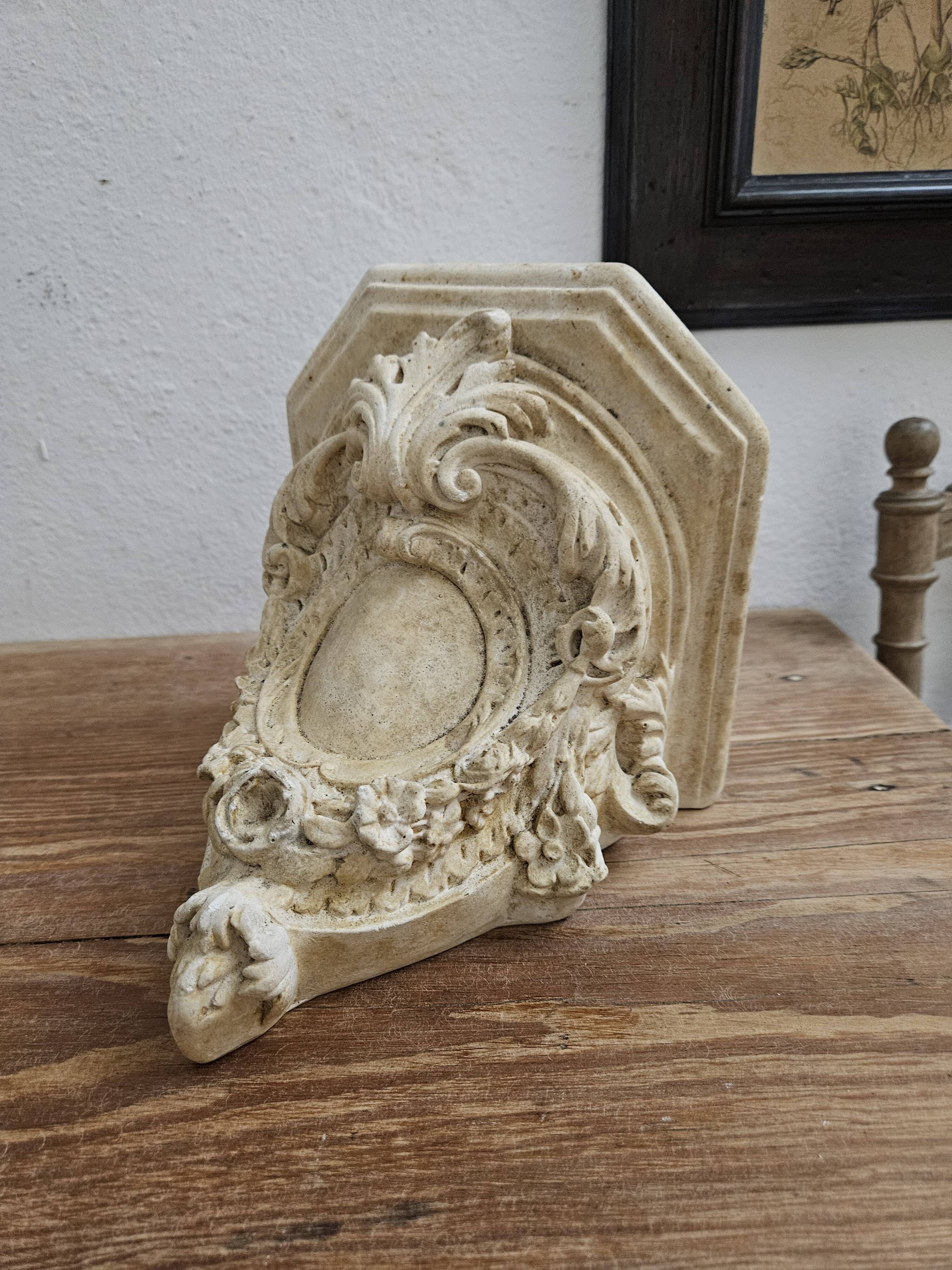 Stucco wall shelf - Console