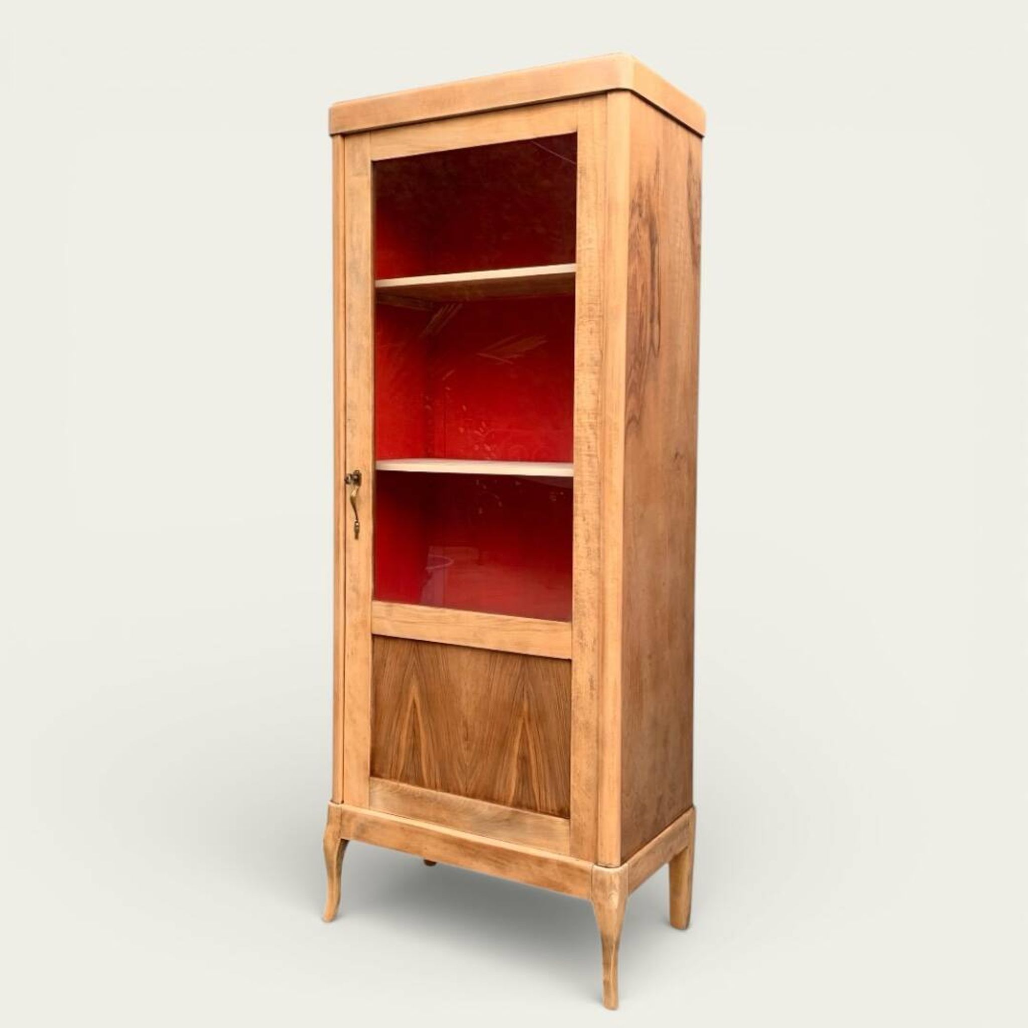 Armoire vitrée vintage bois brut 1950