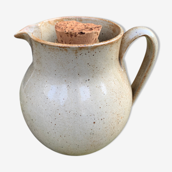 Sandstone pitcher