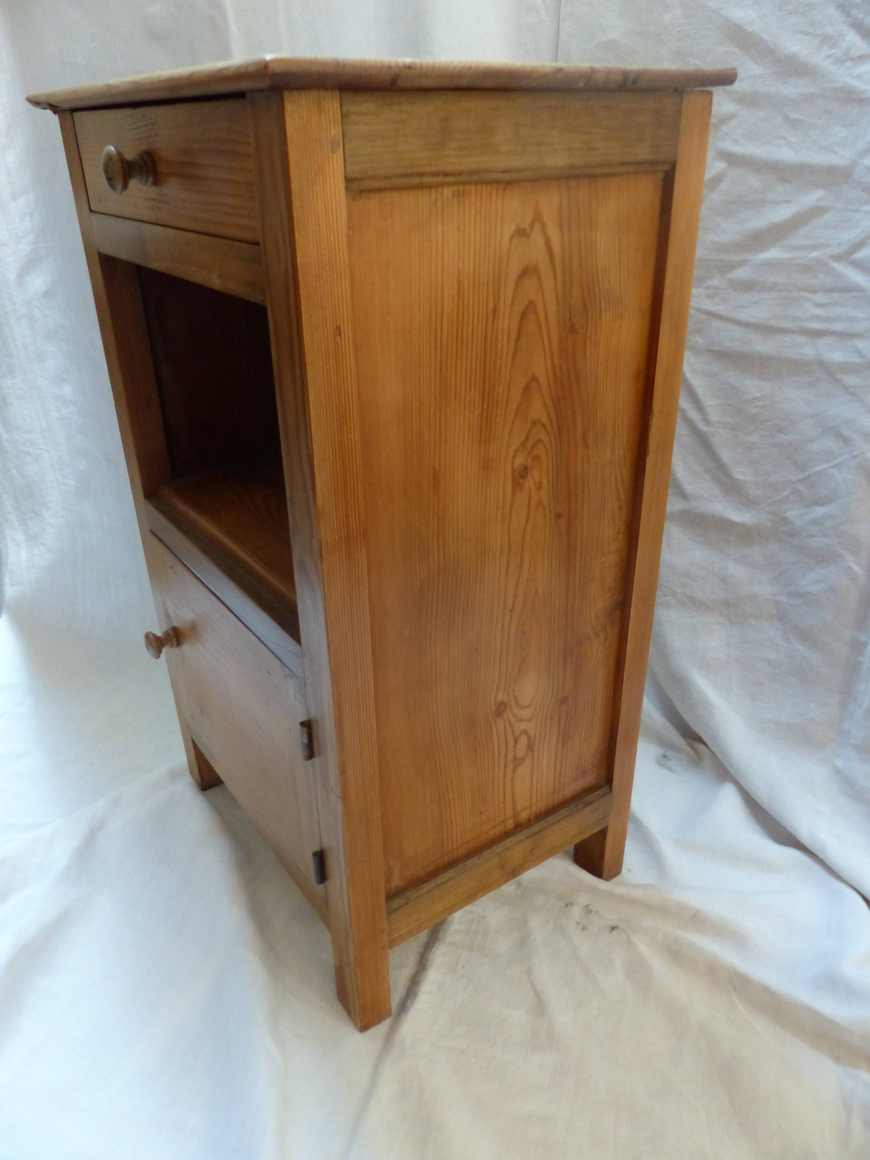 Pine bedside
