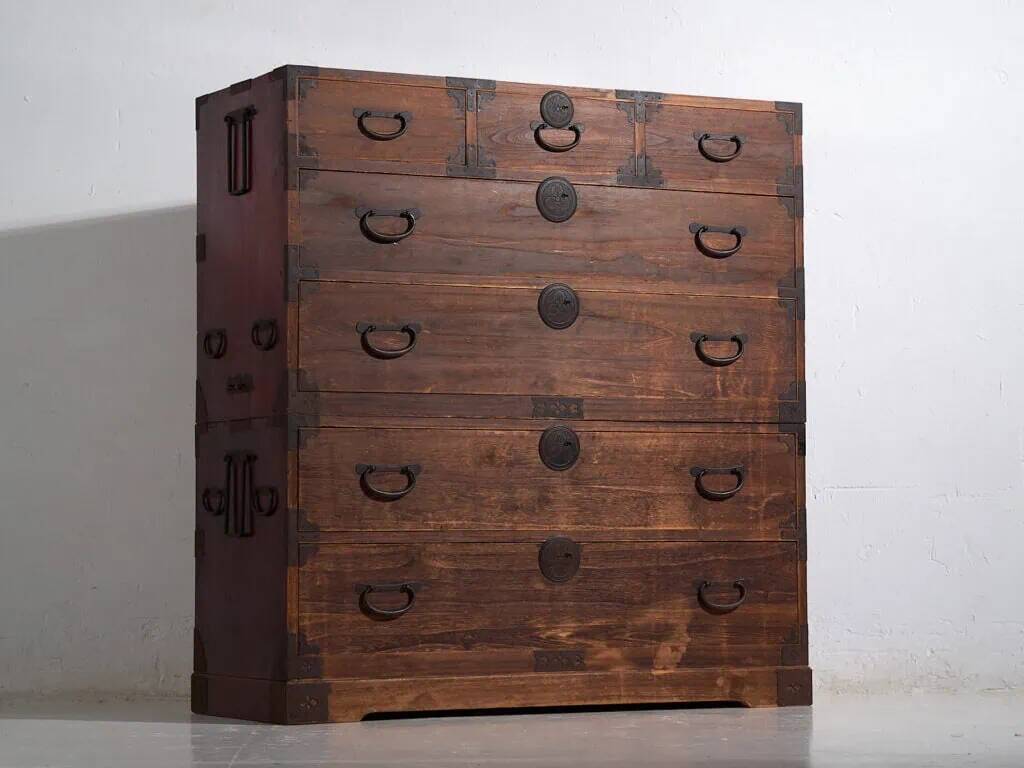 Grand Japanese tansu Sendai Isho-dansu in cedar and iron, Meiji-Taishō period (circa 1890-1925) #42