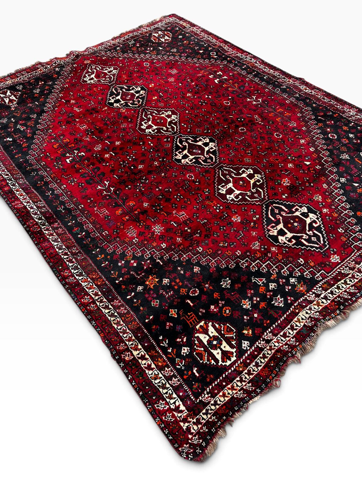 Handmade Persian Shiraz carpet 305cm x 235cm