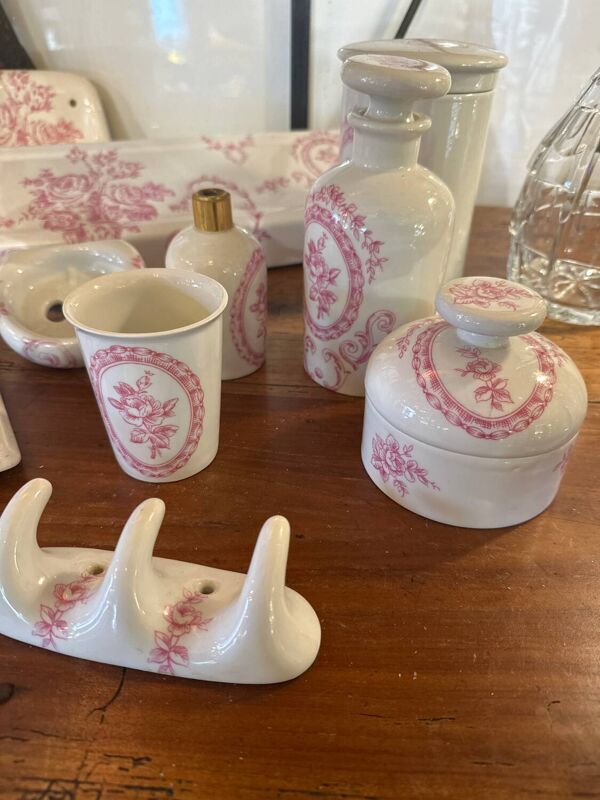 Nécessaire de salle de bain en porcelaine de Paris