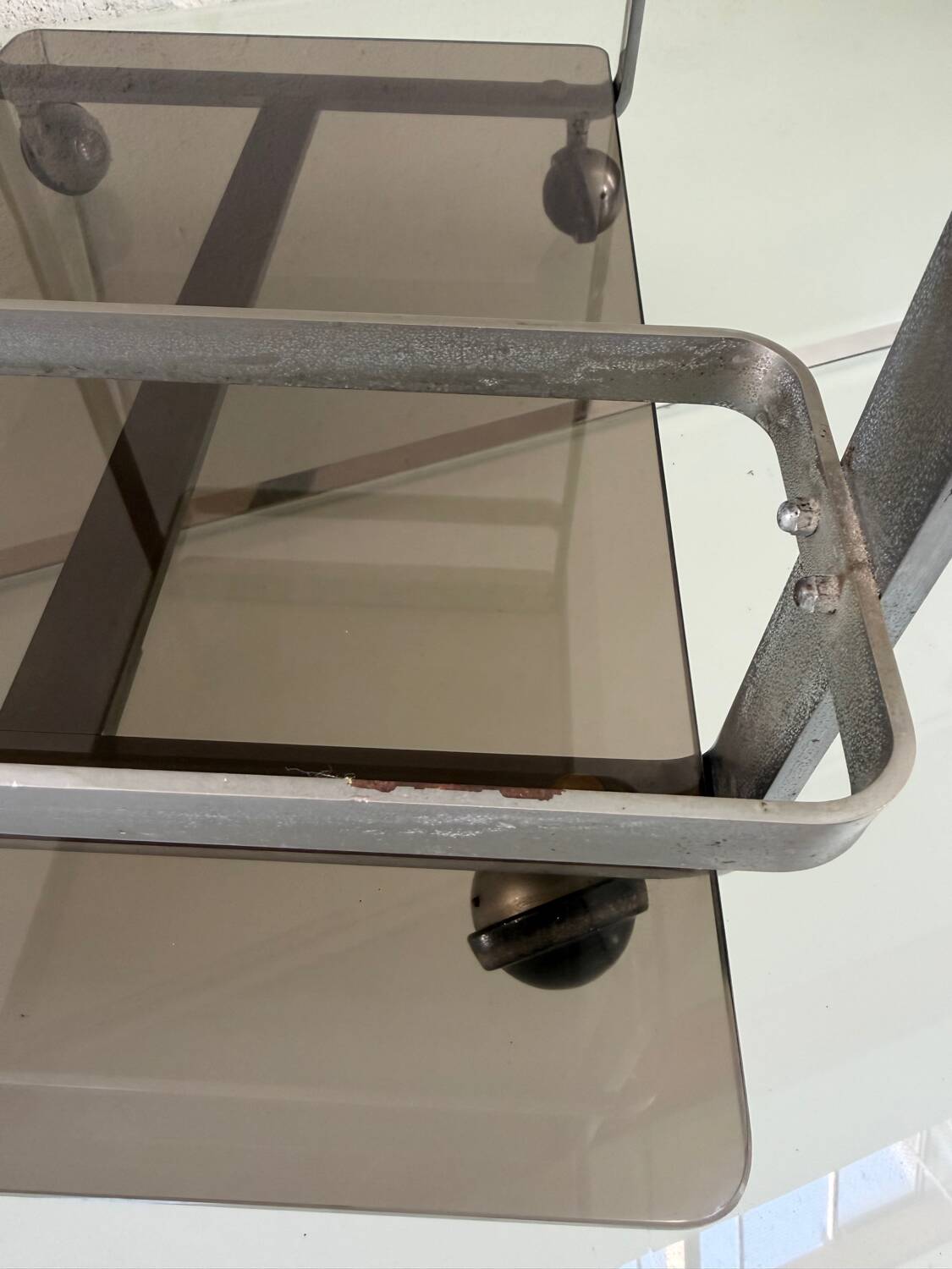 Metal dessert table