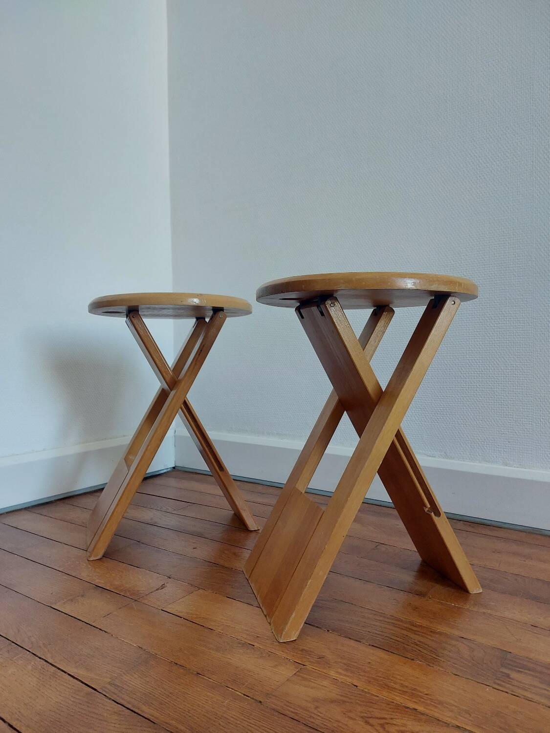 Set of 2 suzy stools