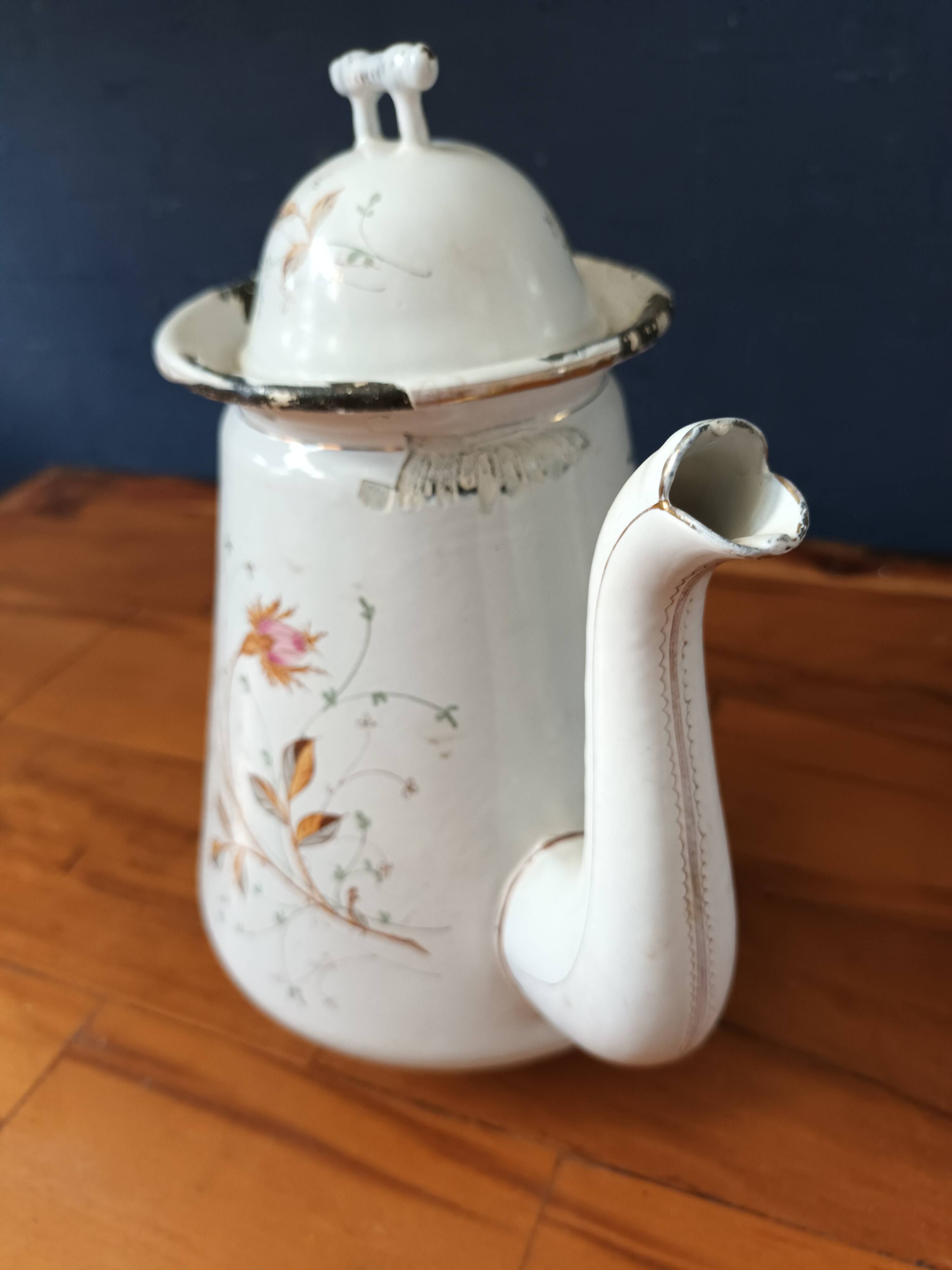 Enamelled coffee maker