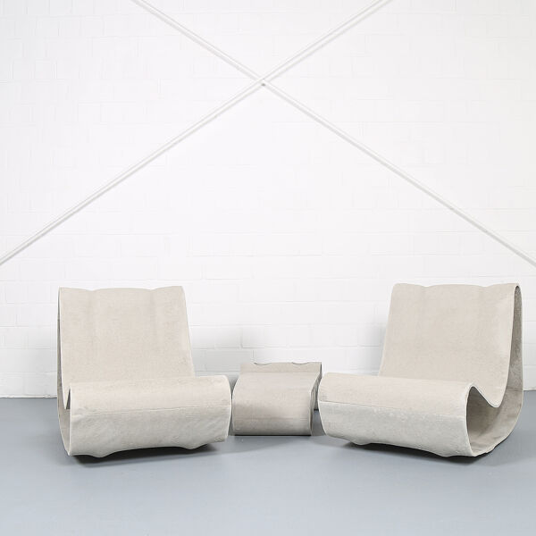Ensemble de 2 chaises Loop et 1 table Loop Swisspearl/Eternit Willy Guhl