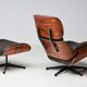 Fauteuil Eames XL et repose-pieds en palissandre de Santos avec cuir chocolat.