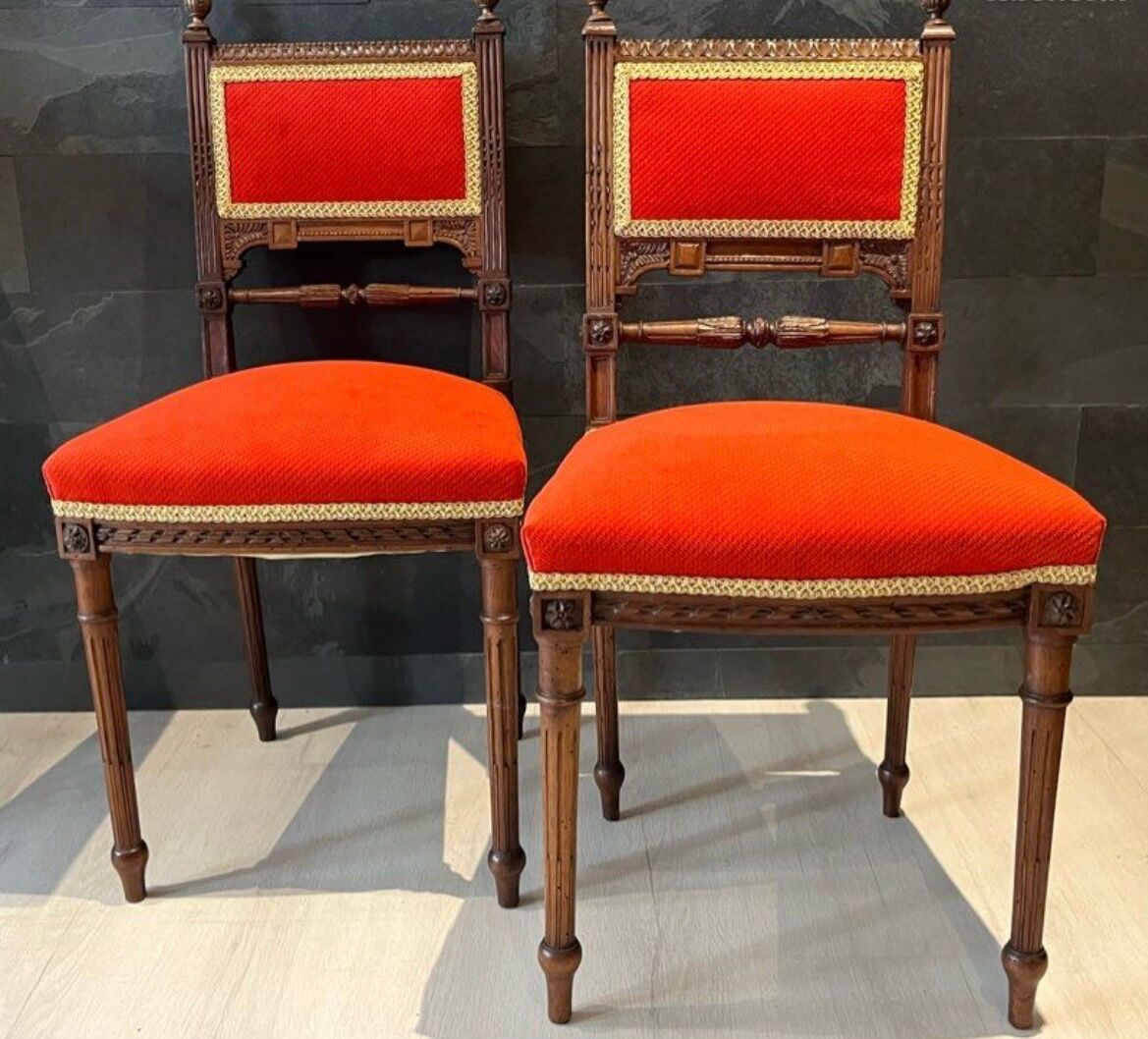 Pair of decorative chairs