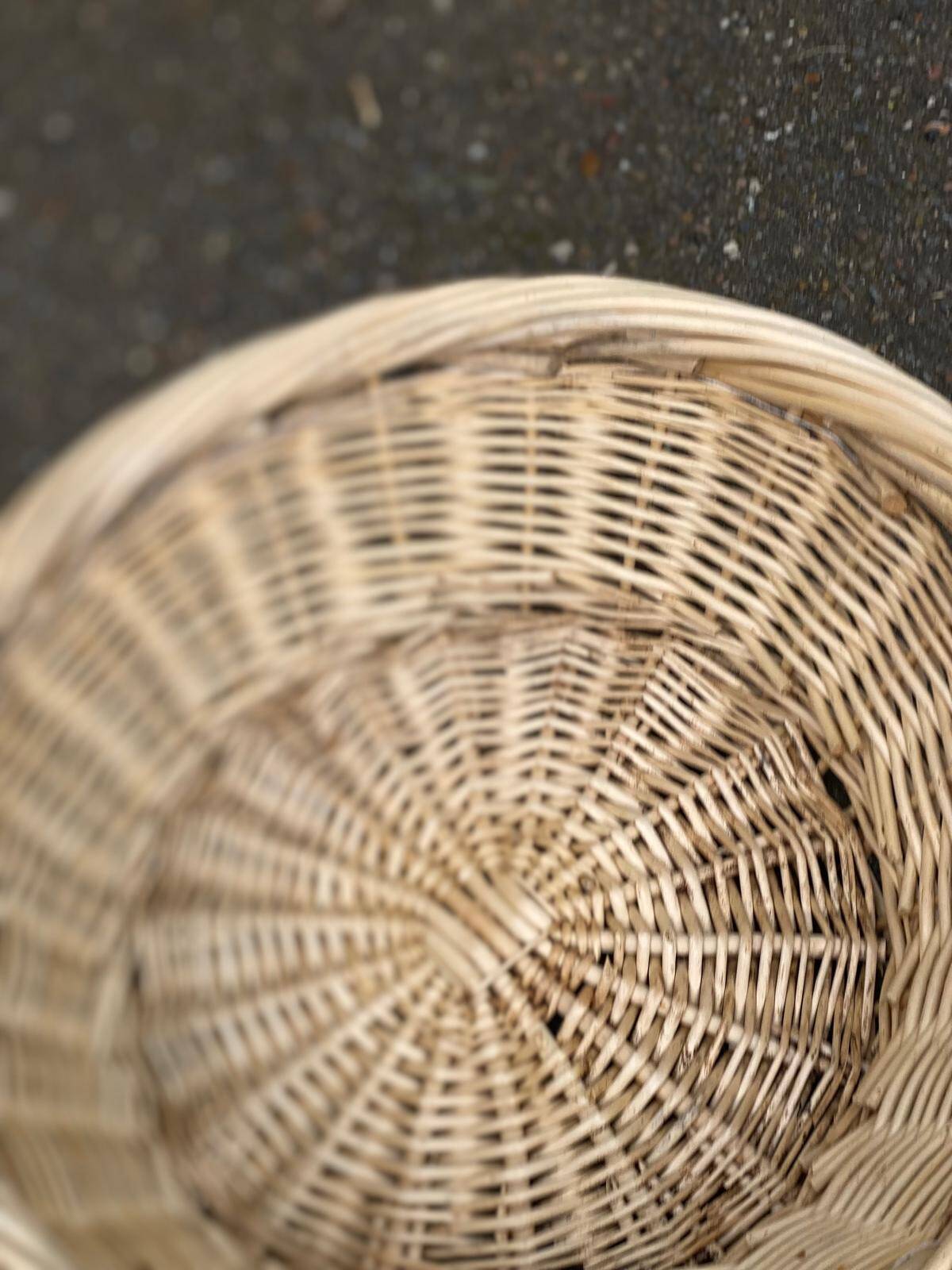 Set of 5 round woven wicker baskets