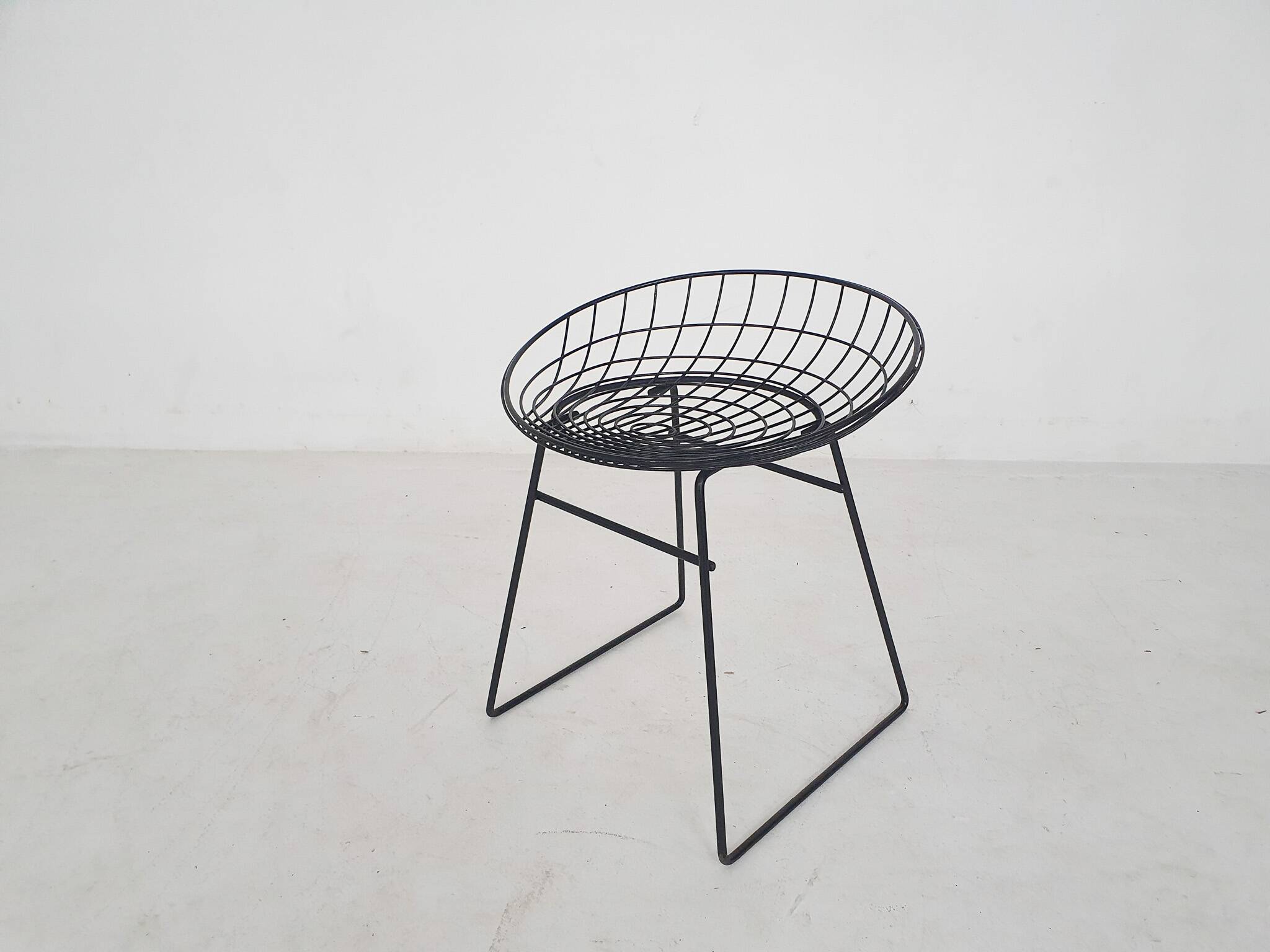 Cees Braakman for Pastoe KM05 metal wire stool, The Netherlands 1958