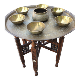Moroccan table with its top, 6 bowls and basin, all dating from the 30s/40s