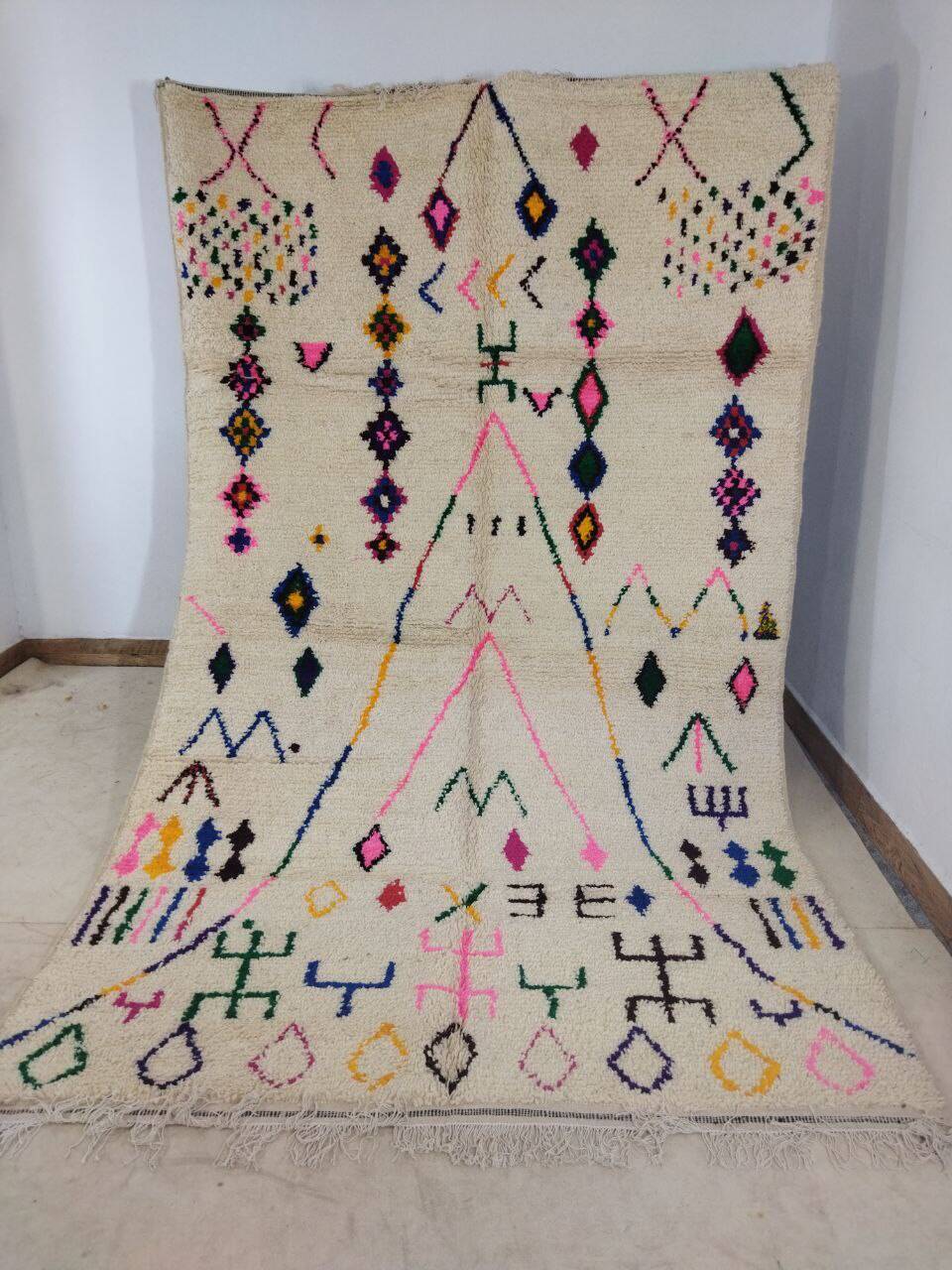 Handmade moroccan berber rug 260 x 157 cm